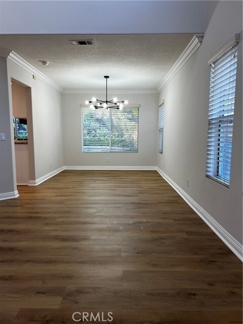 Building Photo - 19 Bronco St