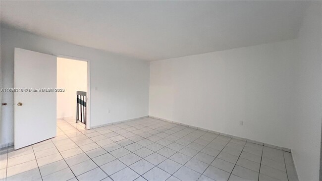 Building Photo - 1650 SW 125th Ct