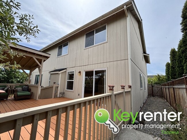 Building Photo - Newly Updated 5-Bedroom Home in Quiet Span...