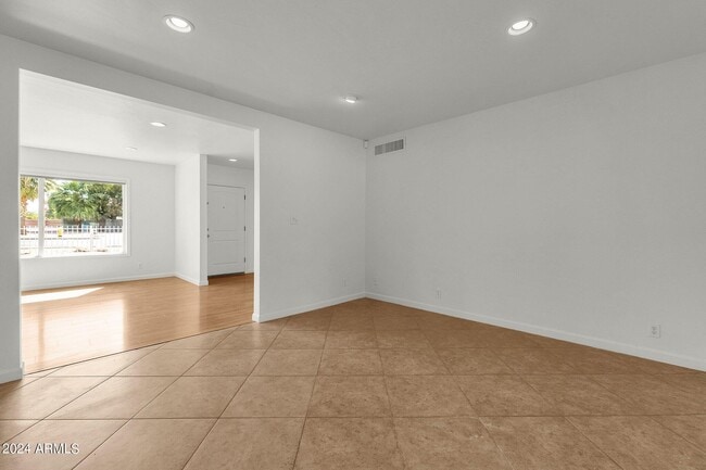 Building Photo - 3660 N 52nd St