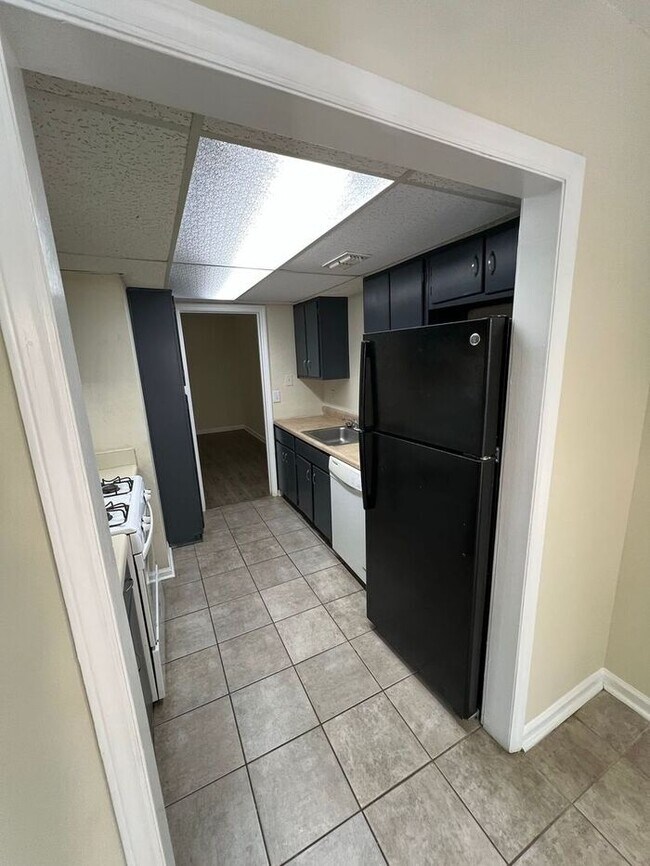 Building Photo - Now Ready! A 2 bedroom 2.5 bath in Norcross area!