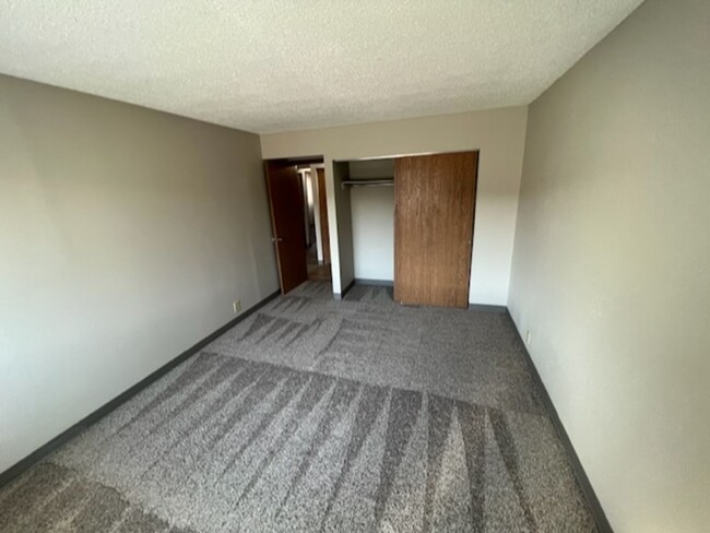 Building Photo - Multi-family Apartment Community