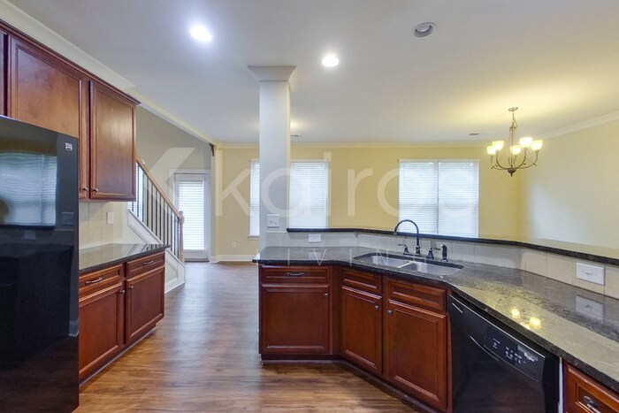 Building Photo - 912 Golden Bell Ln