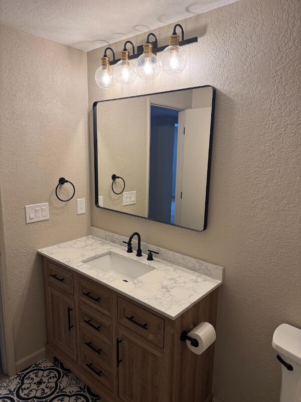 Building Photo - 5520 Valleyview Ln