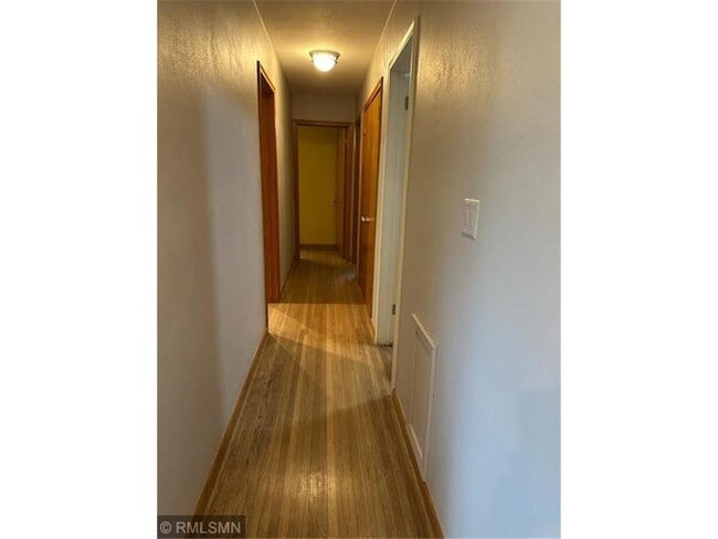 Building Photo - 1952 Oak Knoll Dr