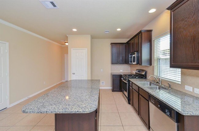 Building Photo - 21906 Cascade Hollow Ln