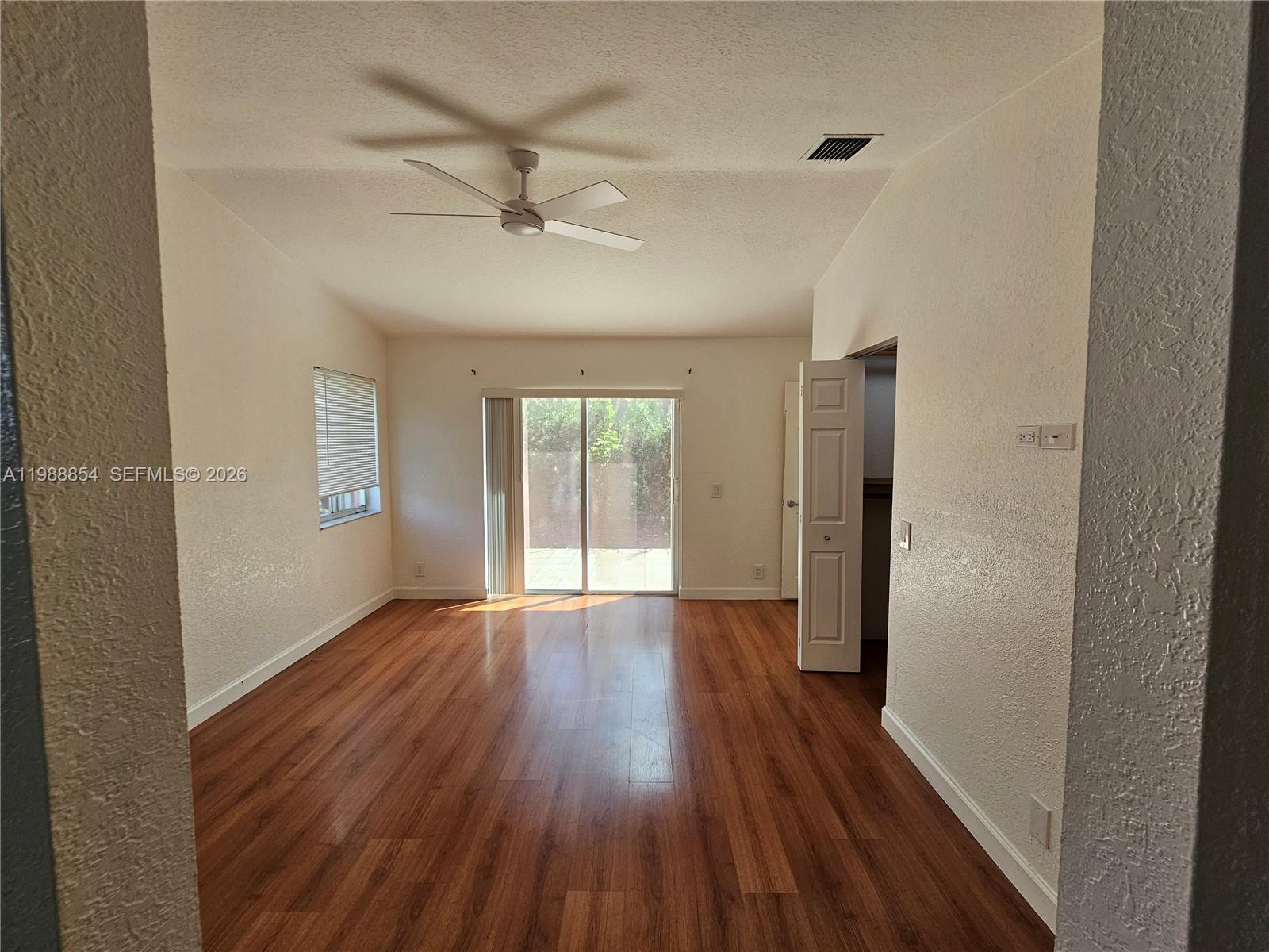 Building Photo - 4279 Greenbriar Ln