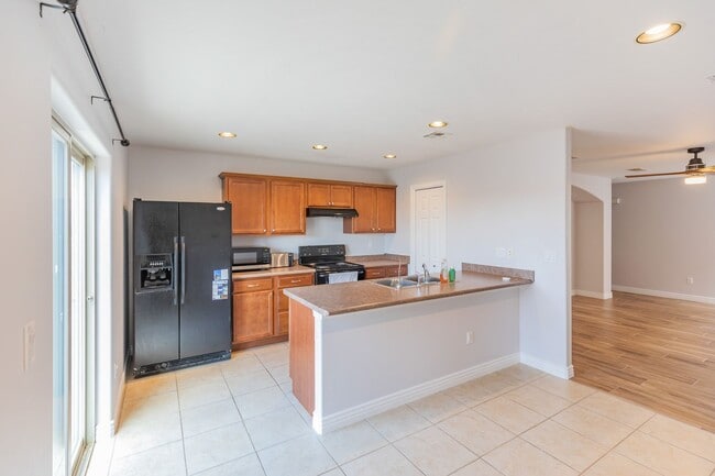 Building Photo - Beautiful 3 Bedroom/2 Bath Home