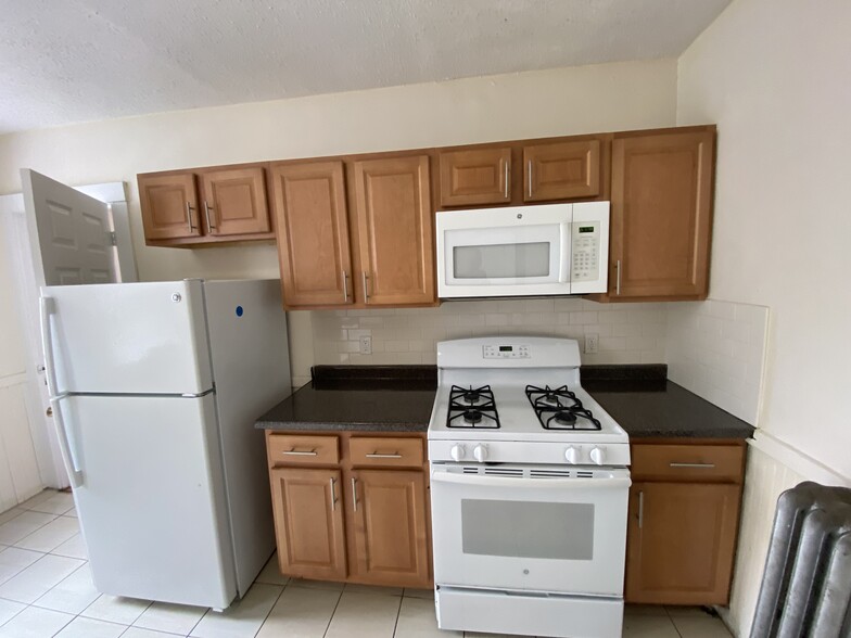 Building Photo - 10 Barrows St