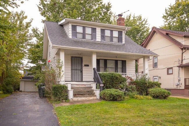 Building Photo - 3 Bedroom/2 bath Single House!! Euclid!!!