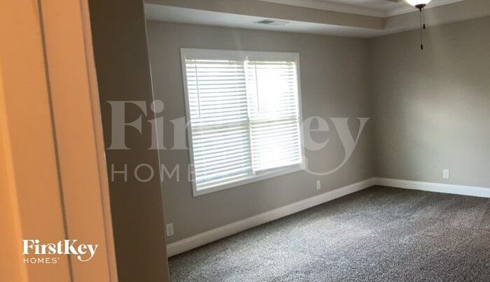 Building Photo - 1203 Applewood Cir