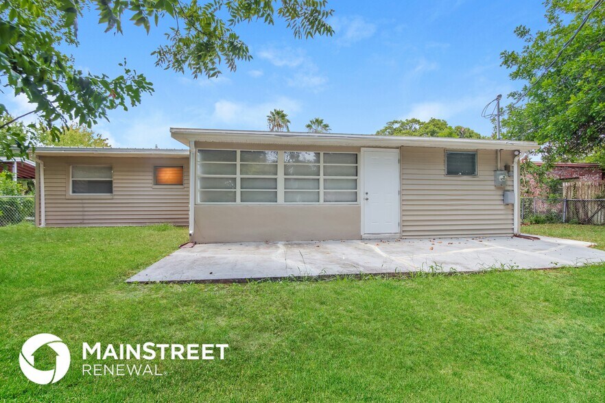 Building Photo - 1607 Albert Dr