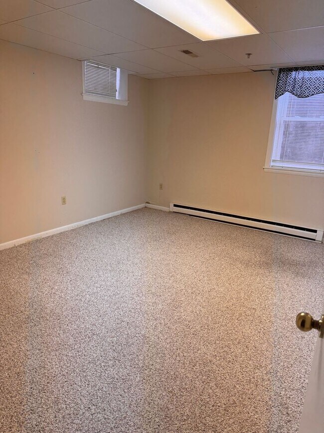 Building Photo - 5 Bedroom || 3 Bathroom Home with All Util...