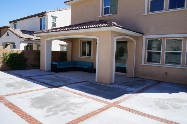 Building Photo - 35515 Bains Ave