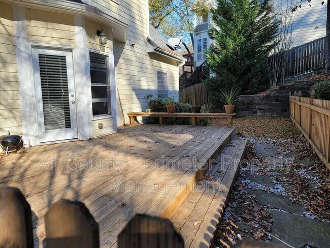 Building Photo - 1155 Davis Pl NW