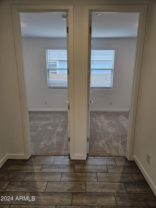 Building Photo - 4150 E Sagebrush St