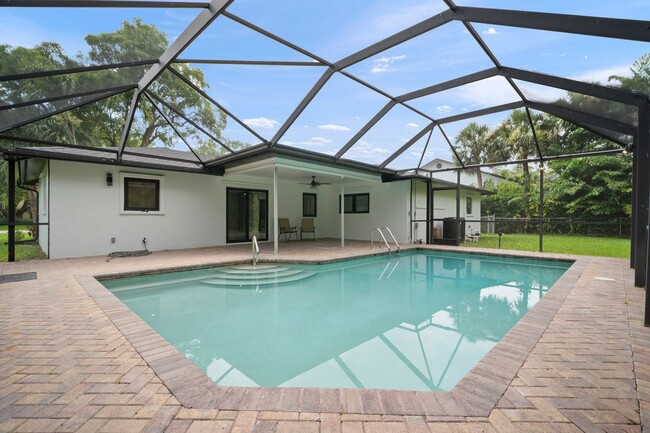 Building Photo - POOL HOME - 4 Bed / 3 Bath Annual Rental