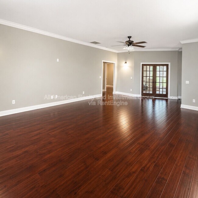 Building Photo - 598 Emerald Ln