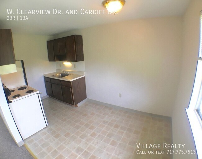 Building Photo - 81 W Clearview Dr
