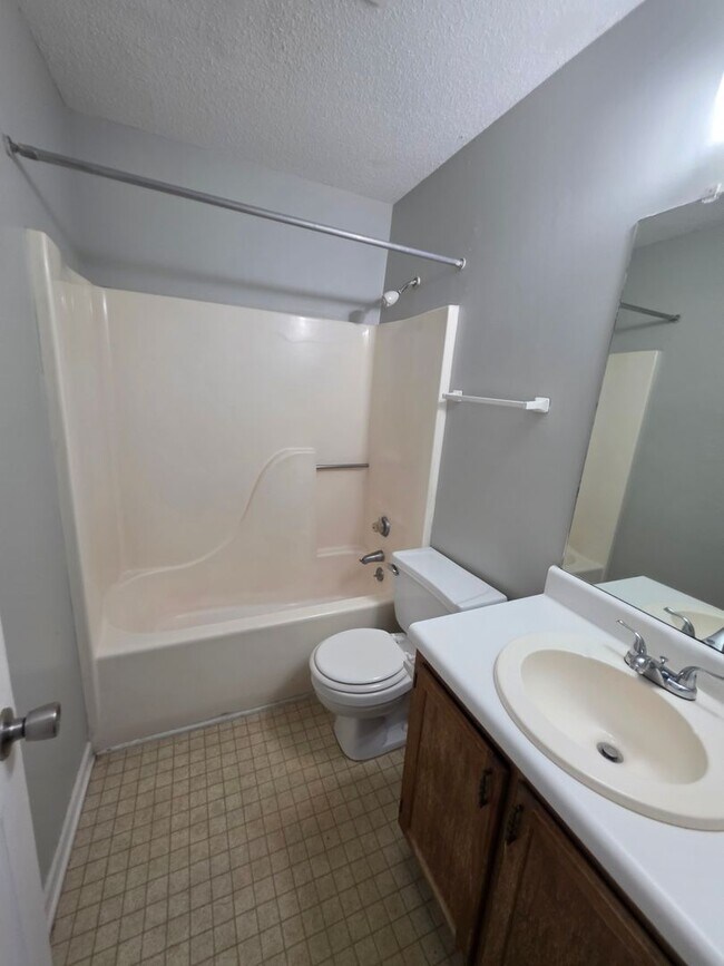 Building Photo - 1431 Bailey Cir