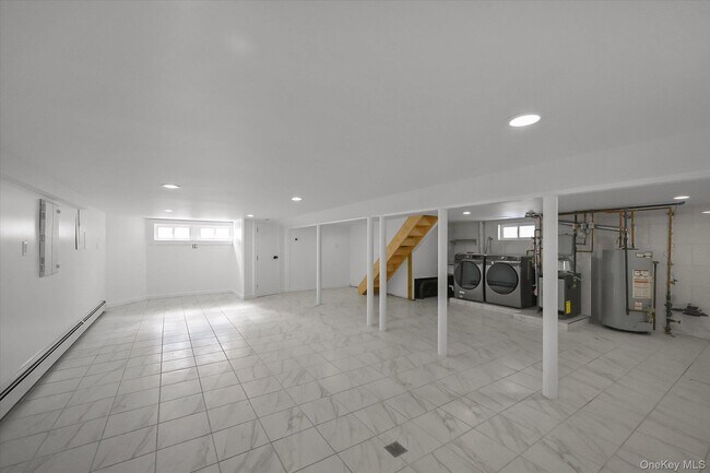 Building Photo - 154-25 13th Ave