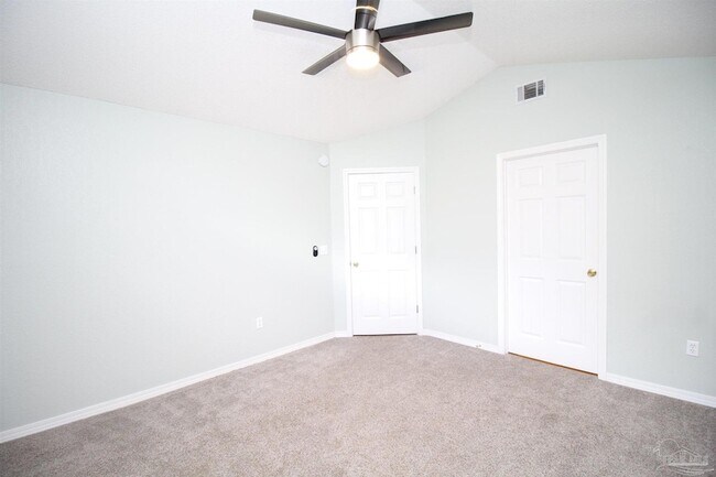 Building Photo - 5947 Grandview Dr