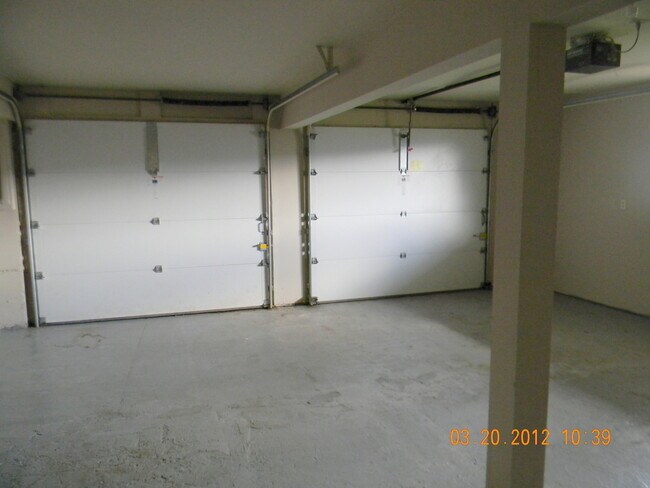 Building Photo - North Gig Harbor 3 bed 2.5 bath ~2,600sqft