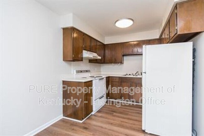 Building Photo - 459-120 Sycamore Ct