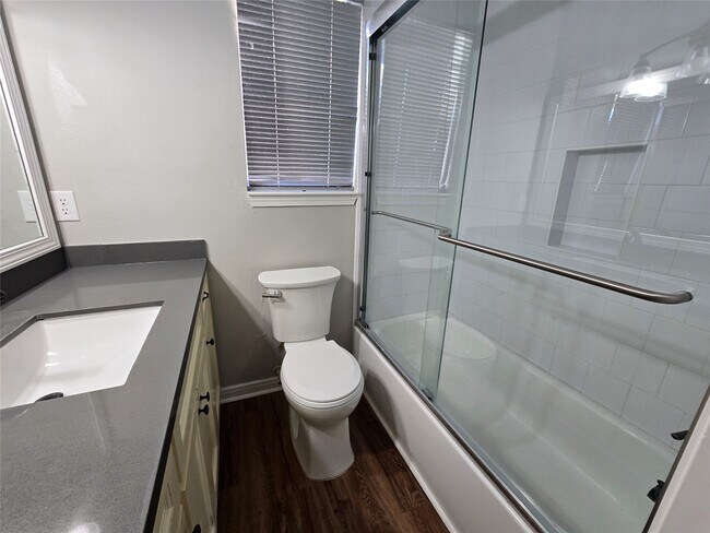 Building Photo - 1411 Dorsetshire Dr