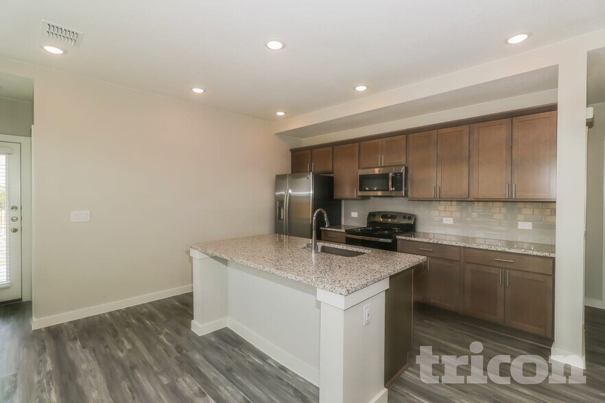 Building Photo - 529 Raglands Rd