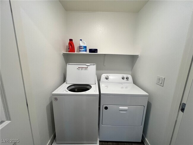 Building Photo - 12743 Epperly St