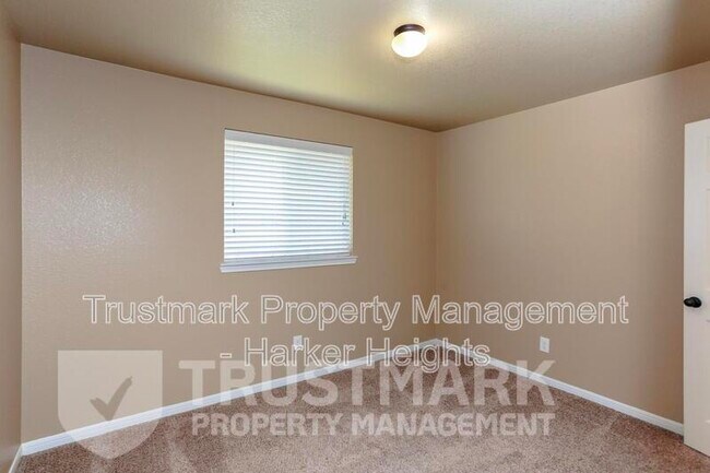 Building Photo - 200 W Little Dipper Dr