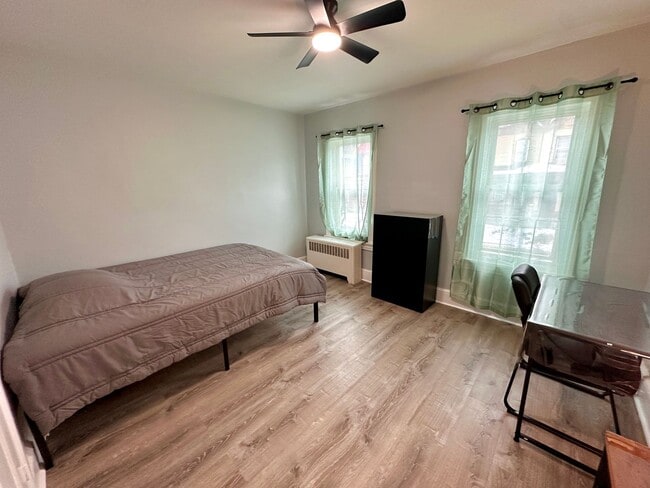 Building Photo - 546 N 11th St