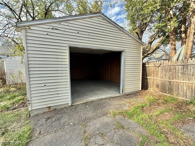 Building Photo - 6913 Harvard Ave