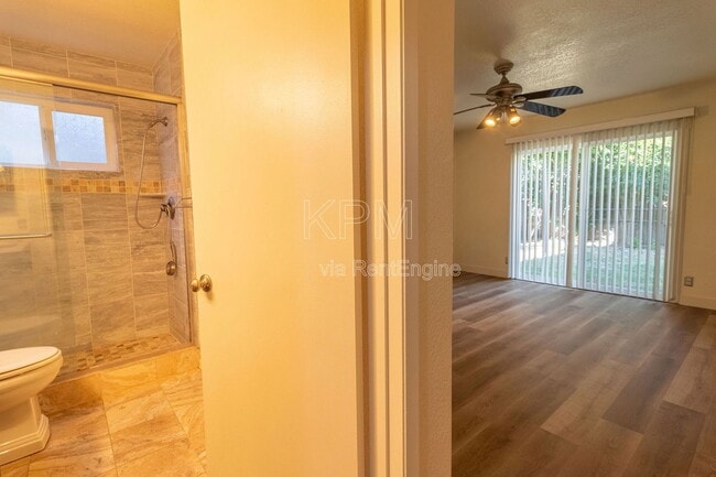 Building Photo - 2828 Smoke Tree Cir