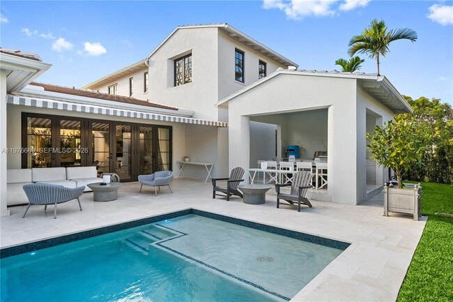 Building Photo - 2015 Country Club Prado