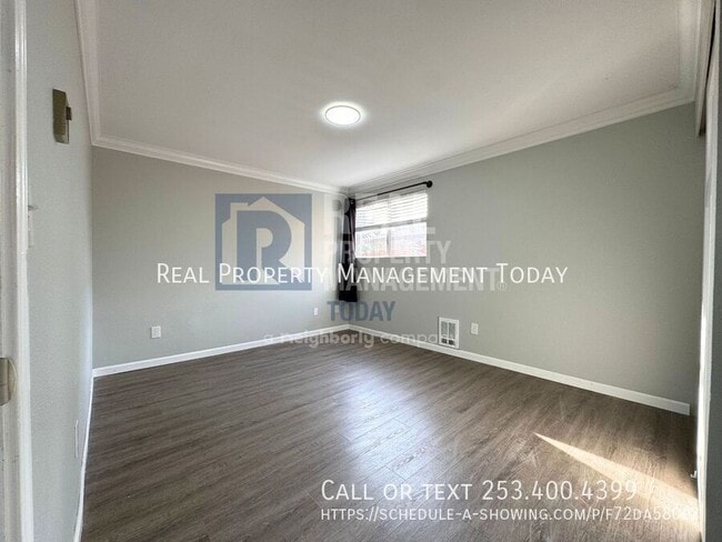 Building Photo - 1111 SW 148th St