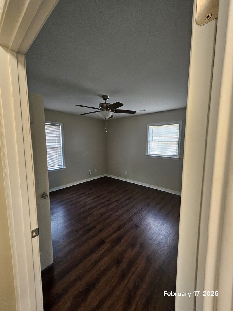 Building Photo - 2005 Dublin St