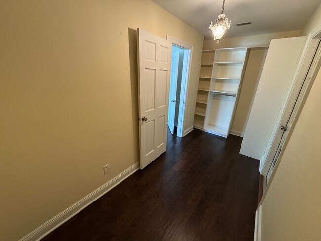 Building Photo - Pensacola - Inverness - 3 bedroom, 2 bathroom