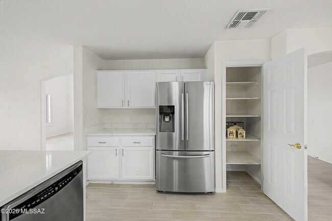 Building Photo - 2656 W Mountain Heights Ct