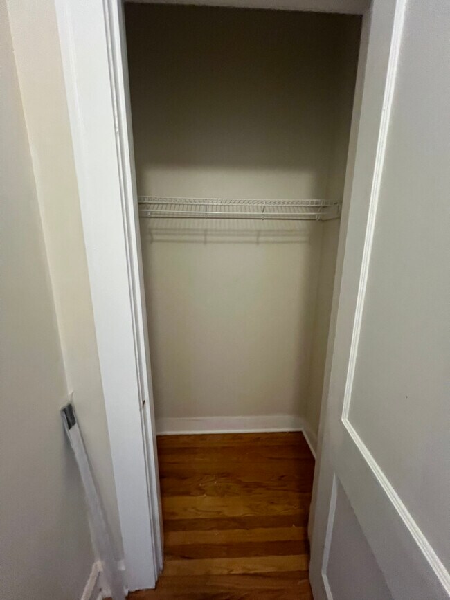 Building Photo - 1022 N Menard Ave