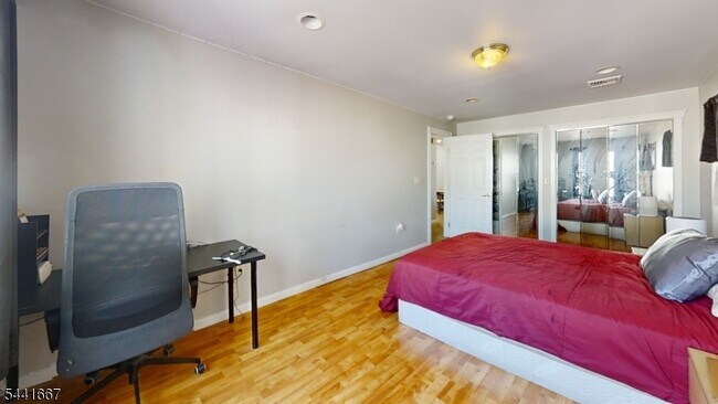 Building Photo - 408 Forest St
