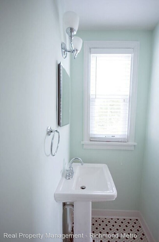 Building Photo - 4 br, 2.5 bath House - 4509 Cutshaw Avenue