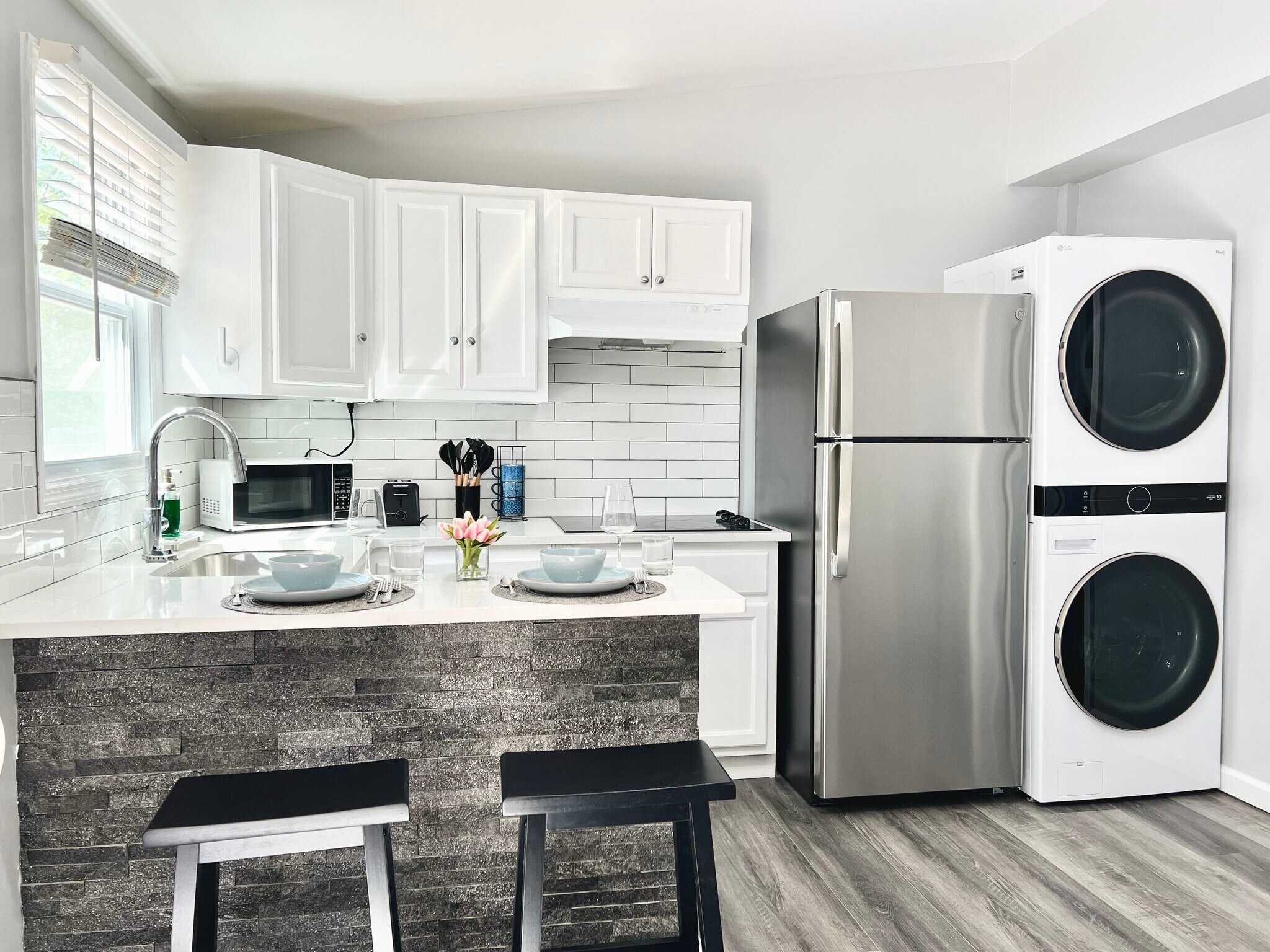 Building Photo - 2074 Flint Hill Dr