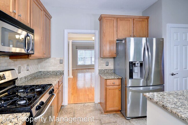 Building Photo - 5 br, 3 bath House - 206 Estons Run