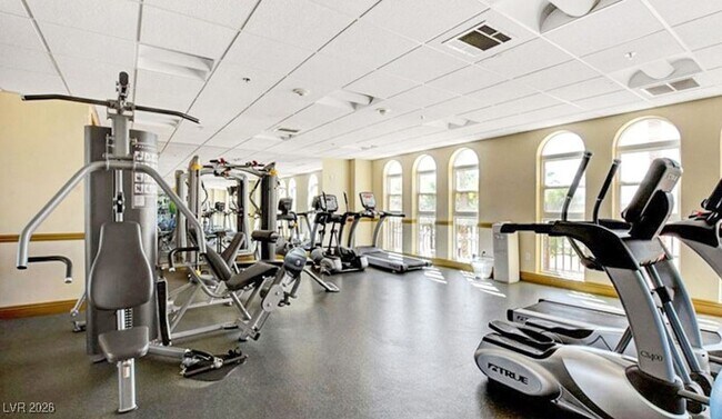 Building Photo - 2405 W Serene Ave