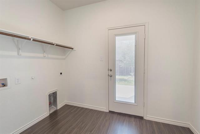 Building Photo - 2225 Barx Dr