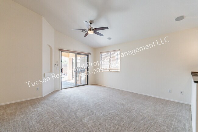 Building Photo - 11344 N Gray Boulder Ct