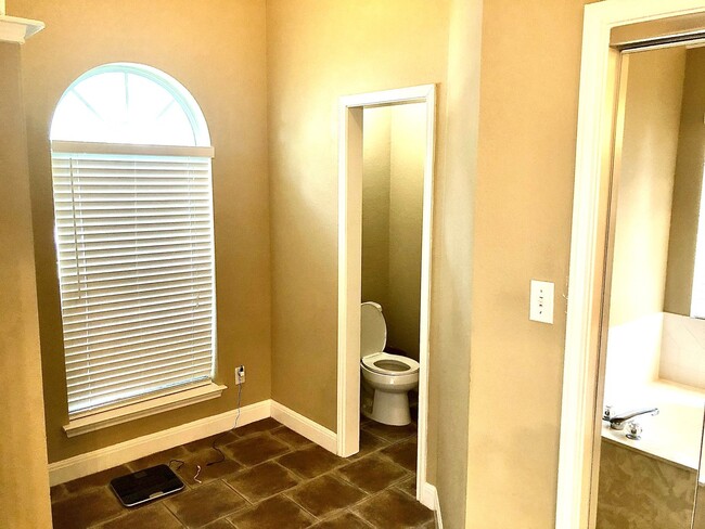 Building Photo - Beautiful 4 bed home in Round Rock