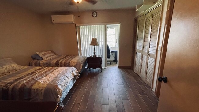 Building Photo - 23 Easthampton A